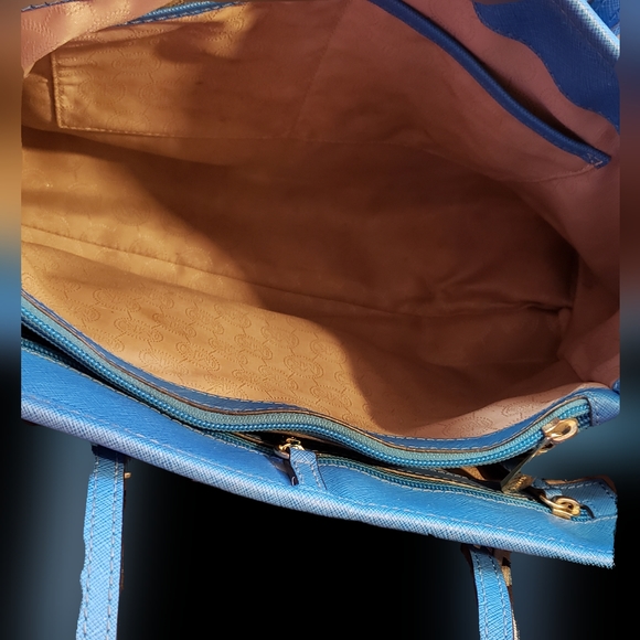 Michael Kors blue tote - Picture 6 of 6